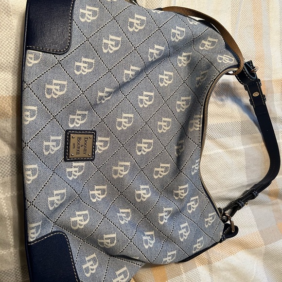 Dooney & Bourke - Picture 1 of 4